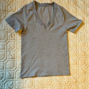 ⭐️3/$30 or 6/$50! Athleta Gray Top